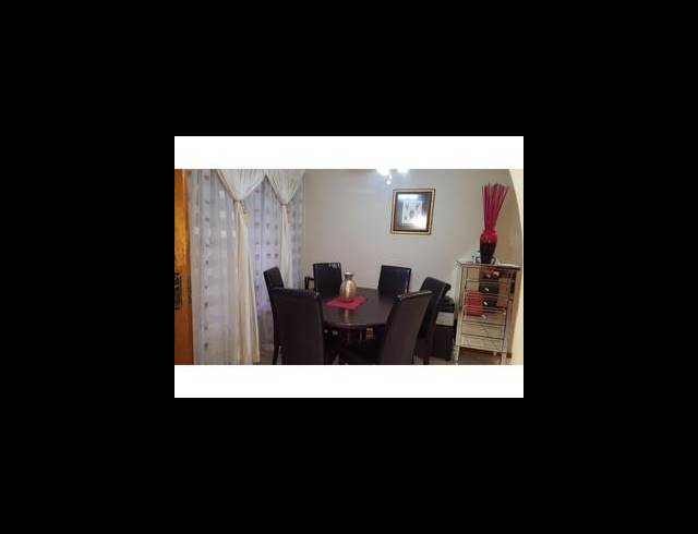 3 BEDROOM HOUSE TO LET IN LINCOLN MEADE